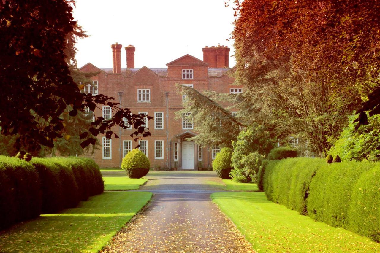 Henley Hall, Лъдлоу Екстериор снимка